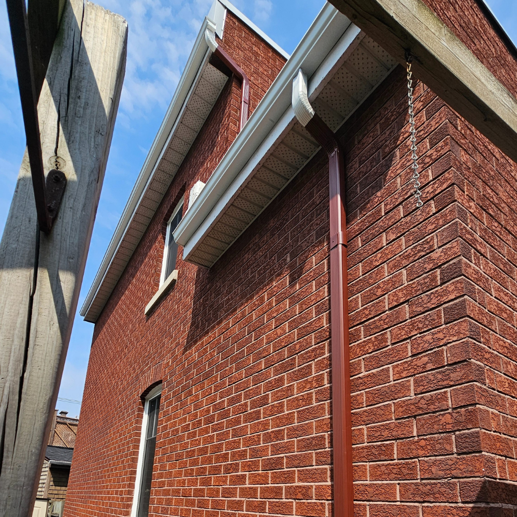 L'équipe de Gouttières Impec sur le terrain.